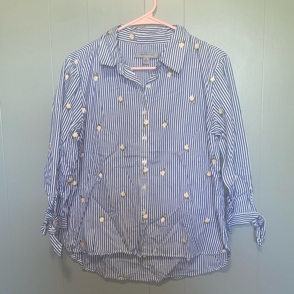 Marc New York Andrew Marc Navy and White Button Down Flower Embroidery Medium - Picture 1 of 6